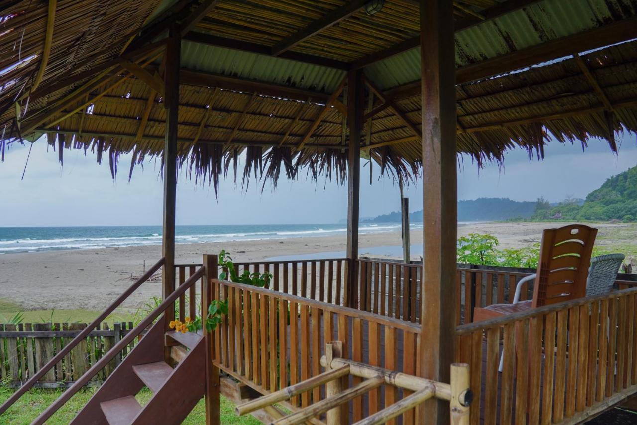 Momos Surf Shack Hotel Salul Kültér fotó